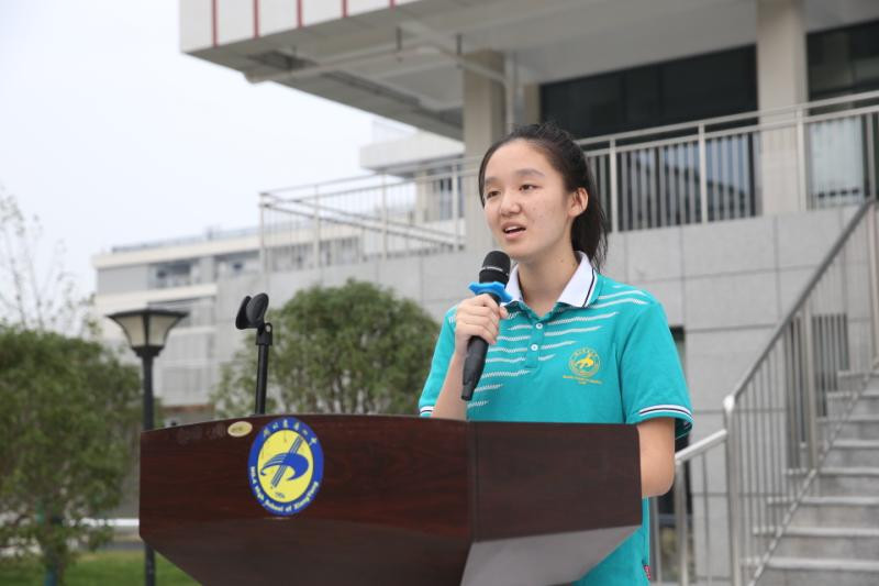 學生代表發(fā)言.jpg